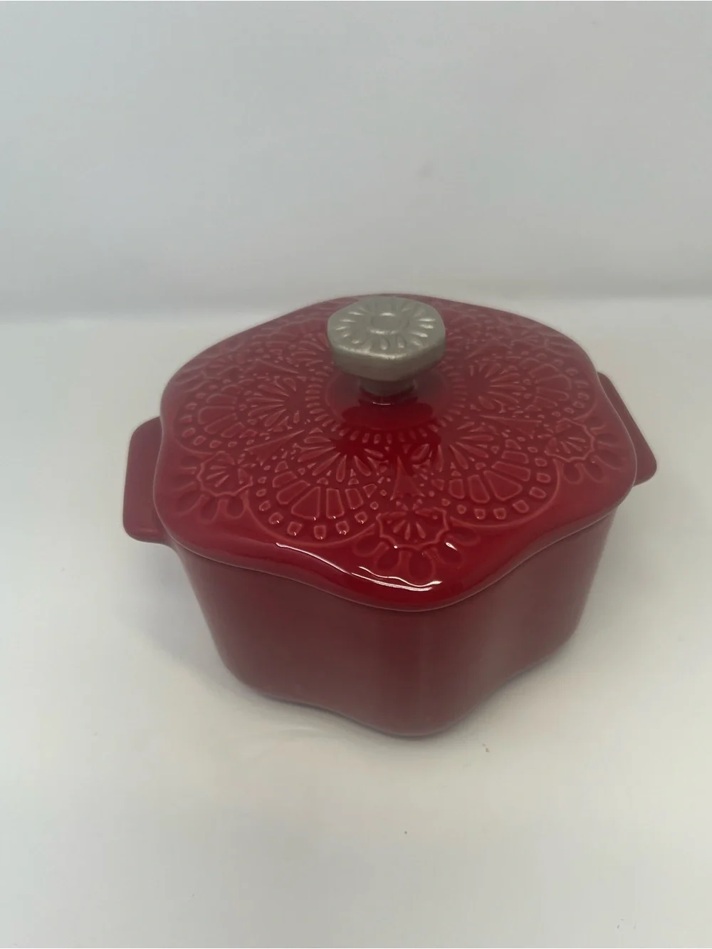 The Pioneer Woman Mini Cocotte With Lid 2 Piece Set Red Snowflake